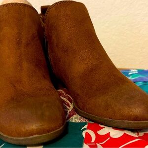 NEW SO boots 6.5 rustic brown ankle style. Suede material 1.5-2” heel No box
